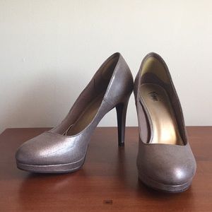 Metallic pumps